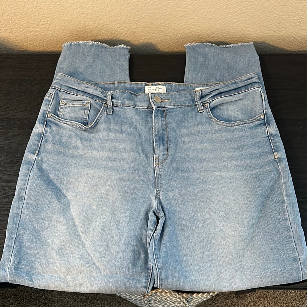 NWOT Jessica Simpson relaxed skinny crop jeans with frayed bottoms, size 14